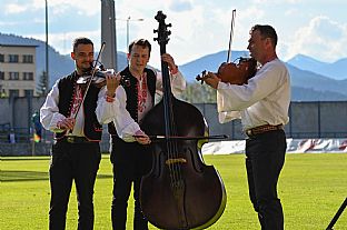 Vyst�penie folkl�rneho s�boru |  autor: Rudolf Ma�kurica