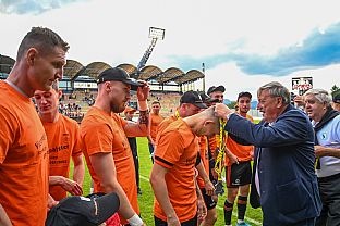 Odovzd�vanie medail� |  autor: Rudolf Ma�kurica