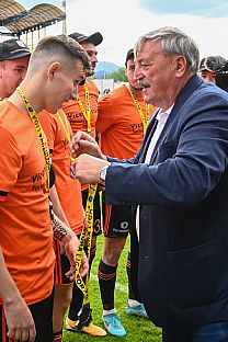 Odovzd�vanie medail� |  autor: Rudolf Ma�kurica