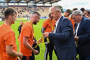 Odovzd�vanie medail� |  autor: Rudolf Ma�kurica