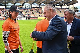 Odovzd�vanie medail� |  autor: Rudolf Ma�kurica