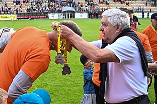 Odovzd�vanie medail� |  autor: Rudolf Ma�kurica