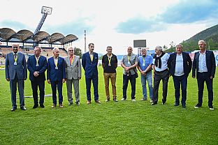 Odovzd�vanie medail� |  autor: Rudolf Ma�kurica