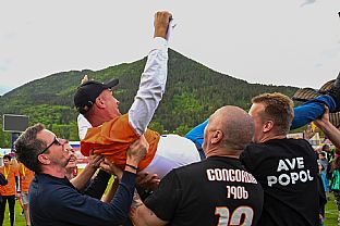 Fan��ikovia a Peter Struh�r |  autor: J�n Kme�