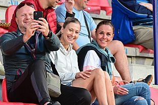 Divci na zpase |  autor: Rudolf Makurica