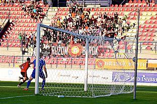Martin Regli a fanklub Concordia 1906 po gle. |  autor: Rudolf Makurica