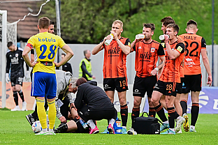 Juraj Kotula, Tibor Letko, Ingrida Nagyov�, Luk� Fabi�, Krist�f Domonkos, Martin Chrien, Alexander Seleck� a Mat�� Mal�. |  autor: Rudolf Ma�kurica