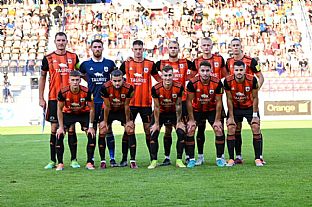 Horn rad: Jn Maslo, Ivan Krajrik, Matej Madlek, Luk Fabi, Tom Bobek a Filip Lich.

Doln rad: Adam Tun, Matej Kochan, Oliver Lutern, Alexander Moji a Martin Regli. |  autor: Rudolf Makurica