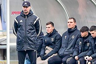 Peter Struh�r a dom�ca lavi�ka |  autor: Rudolf Ma�kurica