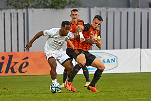 Johnson Kalu Nsumoh, Oliver Lutern a Marek Zsigmund. |  autor: Rudolf Makurica