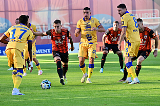 Yhoan Many Andzouana, Oliver Luter�n, Nikola Krstovi�, Samuel Lavrin��k, Milan Dimun a Krist�f Domonkos. |  autor: Rudolf Ma�kurica