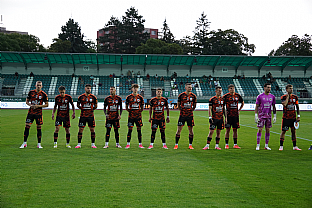 Daniel K�stl, Alexander Seleck�, Alexander Moj�i�, Dominik Kostka, Vojt�ch Hrano�, Patrik Jevo�, Mat�j Koubek, Oliver Luter�n, Filip Sou�ek, Ivan Kraj��rik a Jan Hlad�k. |  autor: Luk� Mi�ata