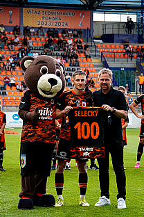 Maskot �ebro, Alexander Seleck� a Tom� H�bschman. |  autor: Luk� Mi�ata